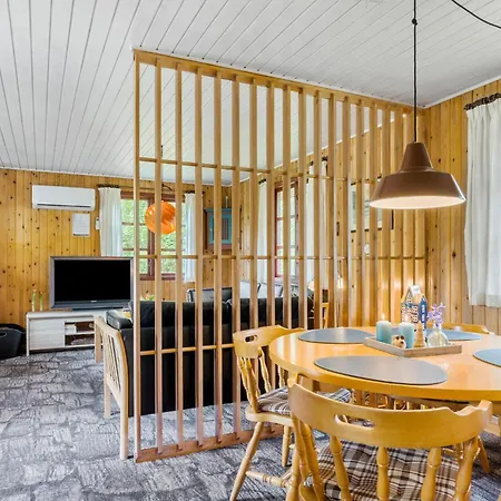 2 Bedroom Beautiful In בית נופש *