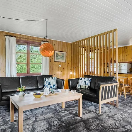 Prázdninový dům 2 Bedroom Beautiful In *