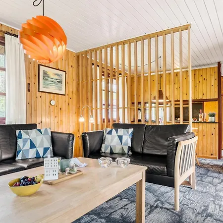 בית נופש 2 Bedroom Beautiful In *